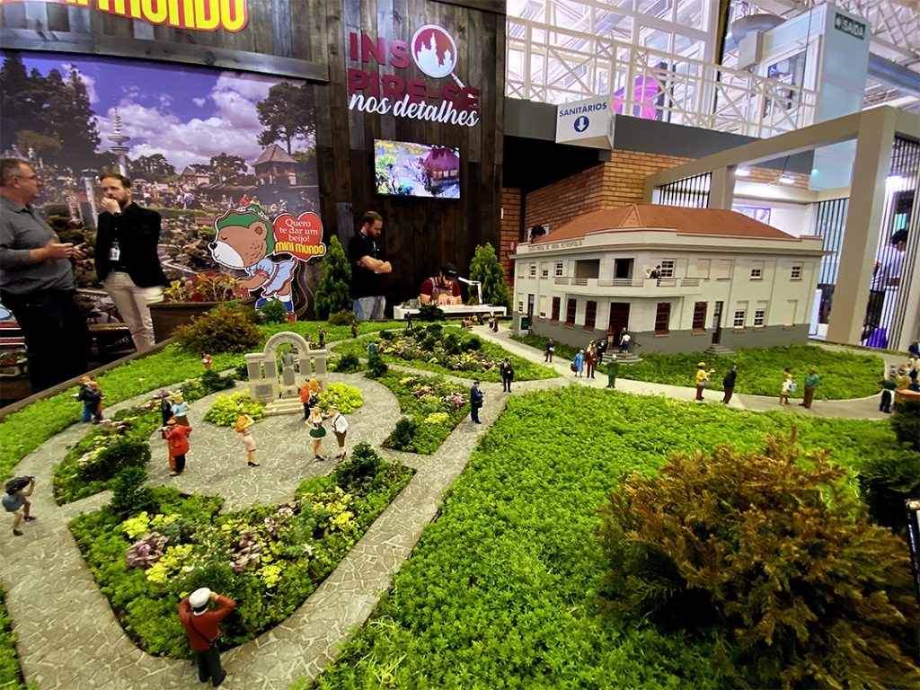 Miniatura da Caixa Rural de Nova Petrópolis. Parceria do Mini Mundo com a Sicredi Pioneira