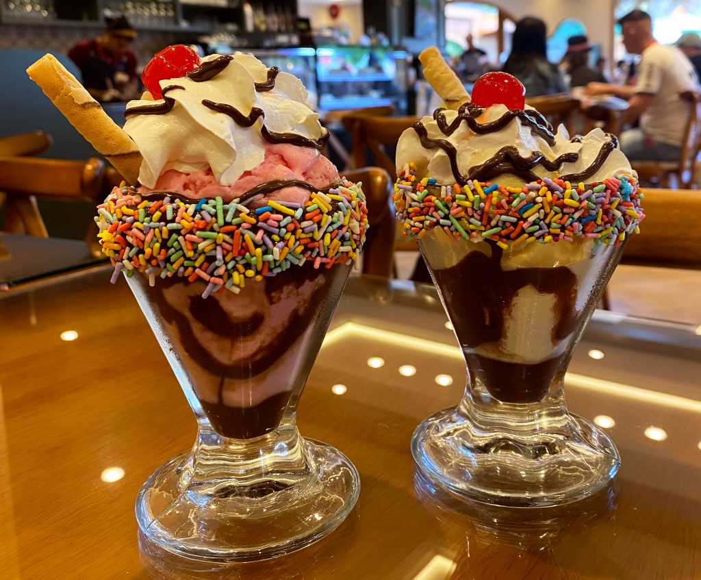 As taças de sorvete do Café Mini Mundo são perfeitas para os dias de calor. Essa sim é uma das 8 dicas mais deliciosas!