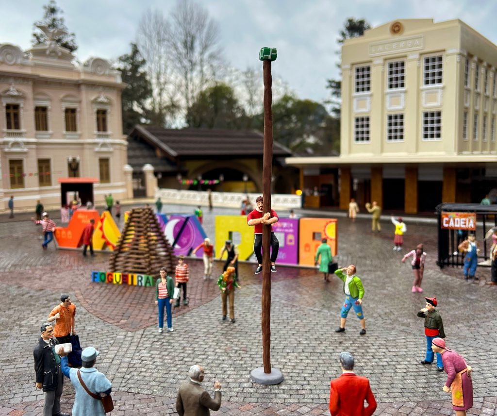 Festa na cidade em miniatura