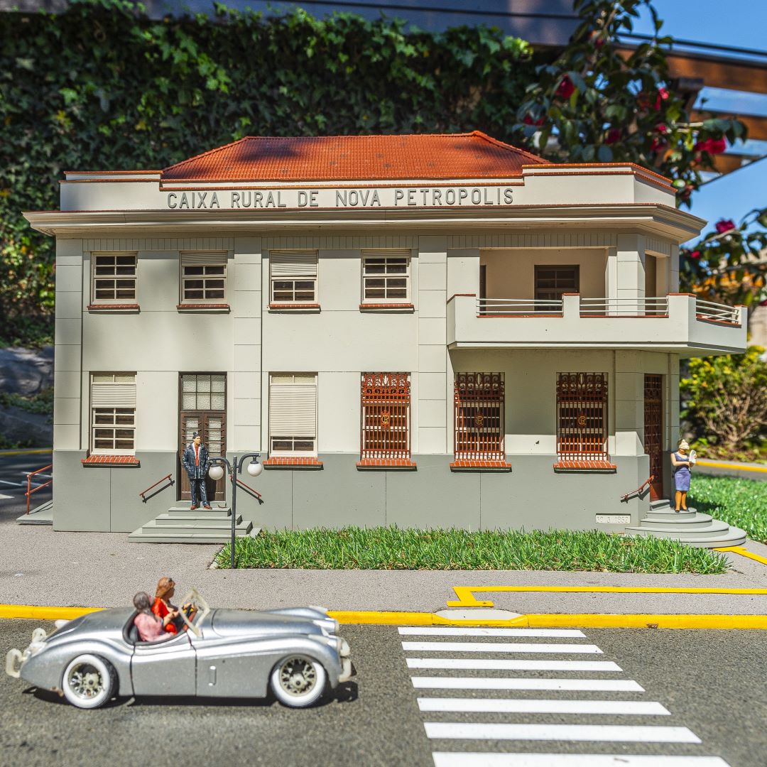 Caixa Rural de Nova Petrópolis e Praça Theodor Amstad