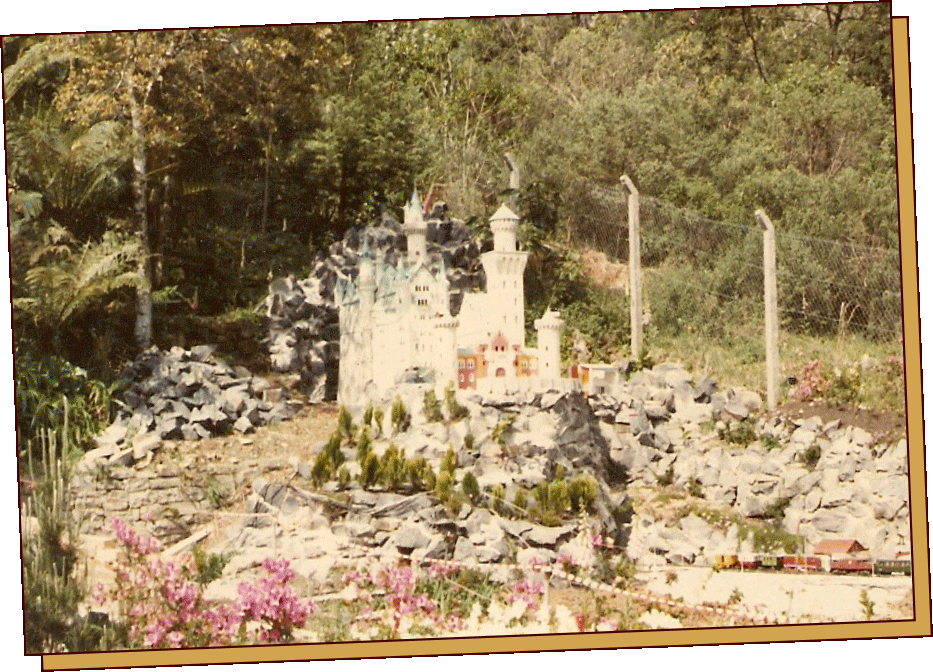 O Castelo ao longo dos anos no Mini Mundo